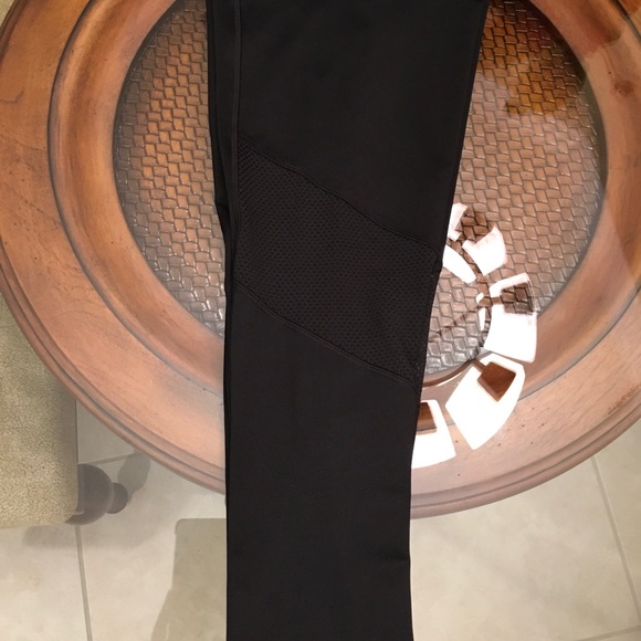 ❤️Pink Ultimate High Waist Ankle Leggings❤️ - Picture 3 of 4